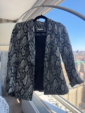 Alice + Olivia Black and White Snake-Print Open Blazer
